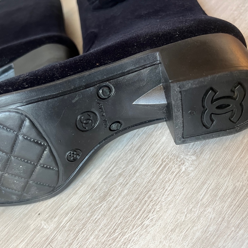 Chanel Black Camelia Rain Boots - Picture 4 of 5